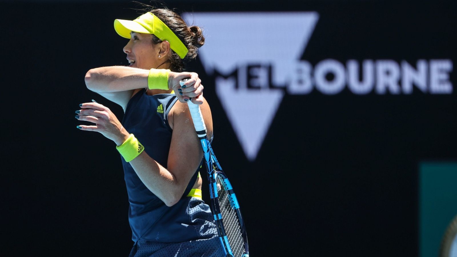 La tenista española Garbiñe Muguruza durante su partido frente a la kazaja Zarina Diyas en el Open de Australia .
