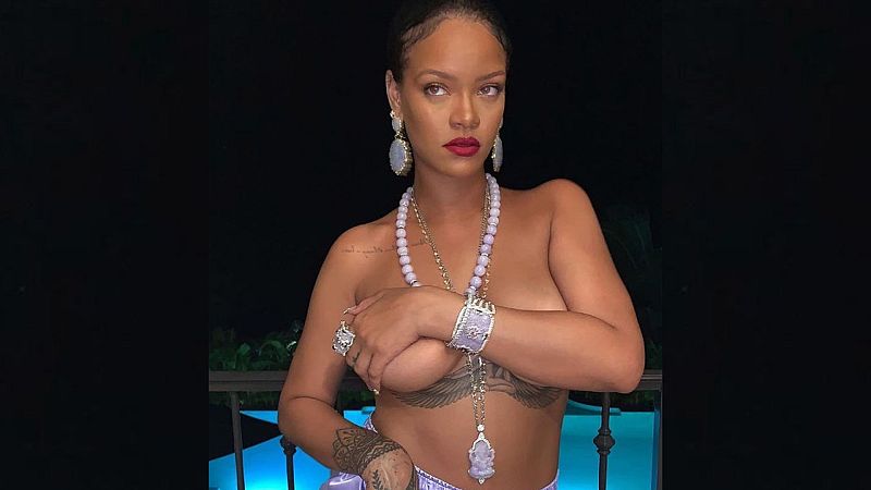 Rihanna posa en topless y promete una 'primavera salvaje' 