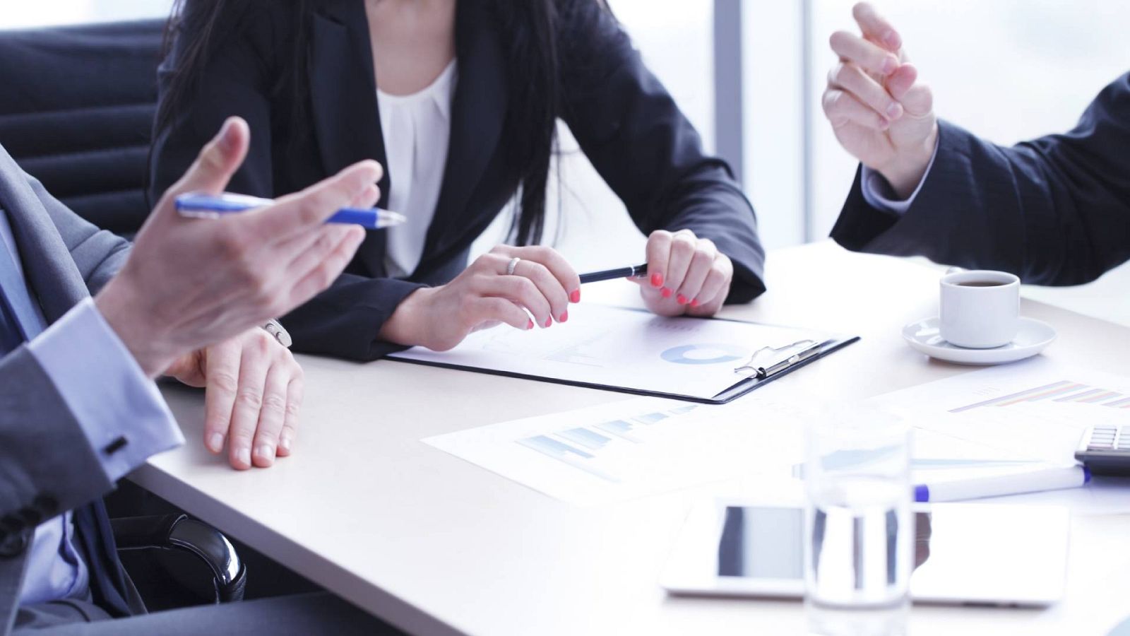 Continúan las negociaciones sobre la jornada laboral de cuatro días impulsada por Más País