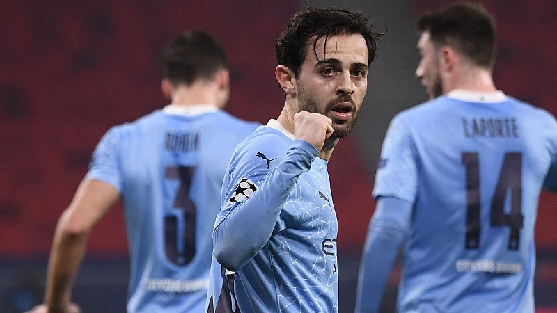 El imparable City gana al Gladbach y pone pie y medio en los cuartos