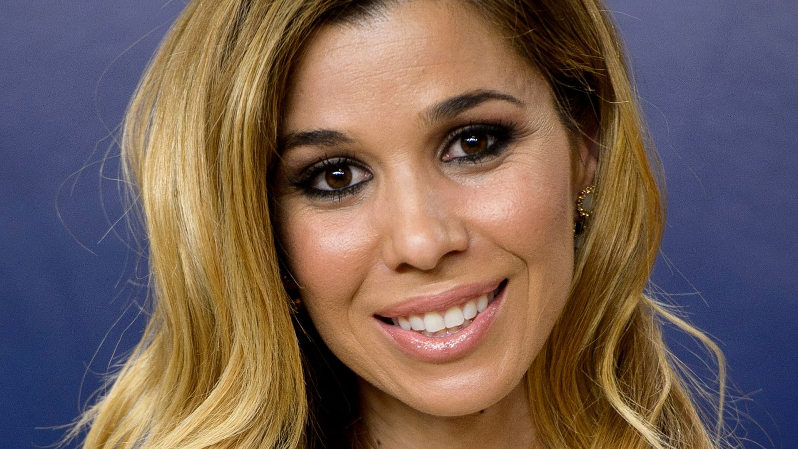 Natalia, de OT, se pone el vestido de su comunión y ... ¡ nos enseña la foto!