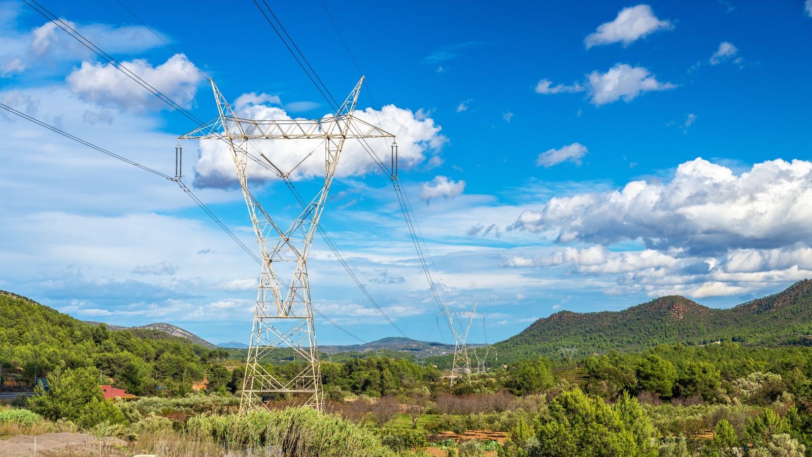 Torres de alta tensión en la Comunidad Valenciana