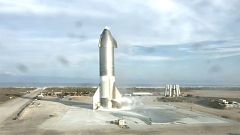 SpaceX logra despegar y aterrizar la nave SN-10 al tercer intento, pero termina explotando