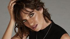 Sara Carbonero arrasa con este colgante, que tiene un mensaje muy especial