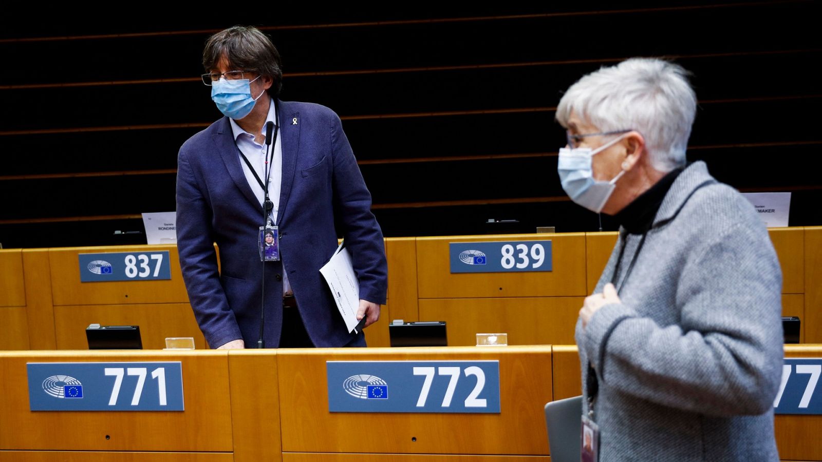 Carles Puigdemont y Clara Ponsatí, en el Parlamento Europeo.