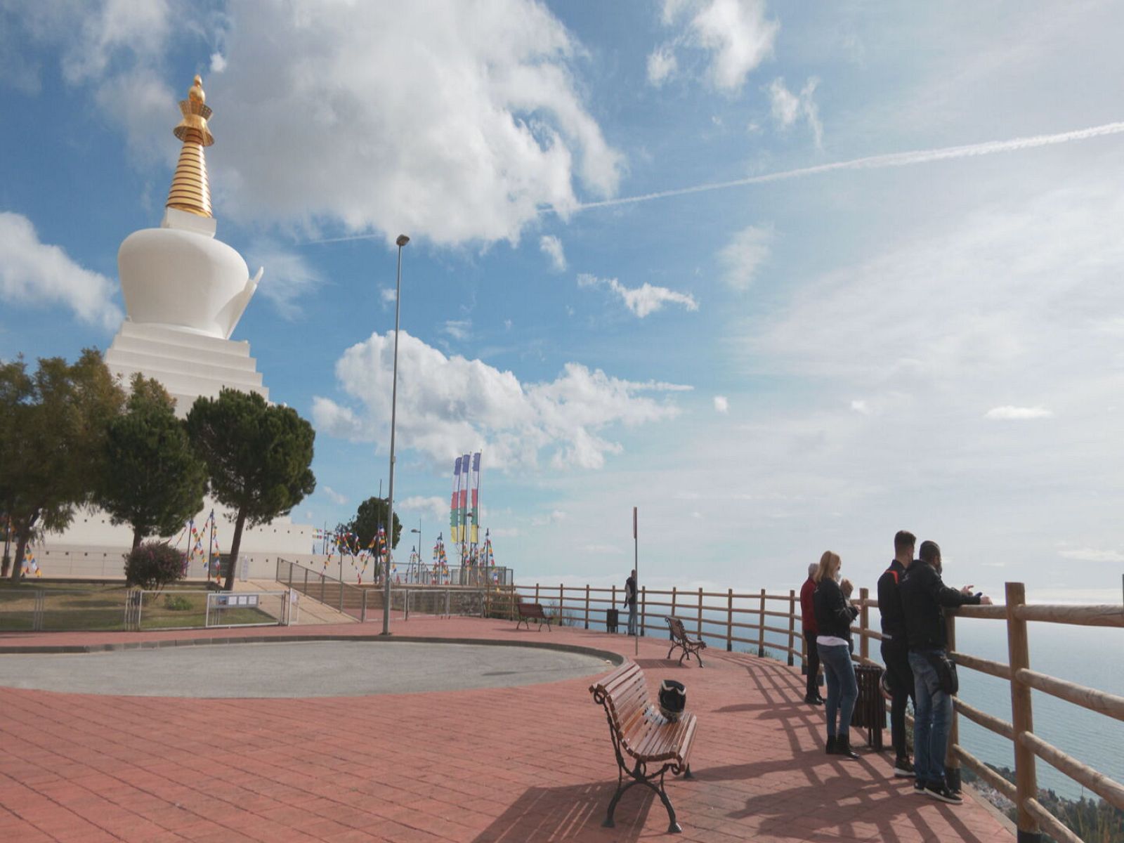 El mayor monumento budista está en Occidente