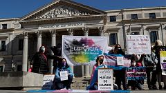 Activistas trans y familiares inician una huelga de hambre indefinida para exigir que se registre su ley en el Congreso