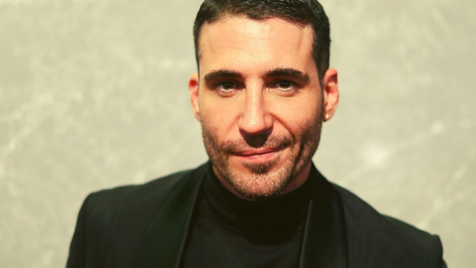 Miguel Ángel Silvestre maravilla a todo el mundo