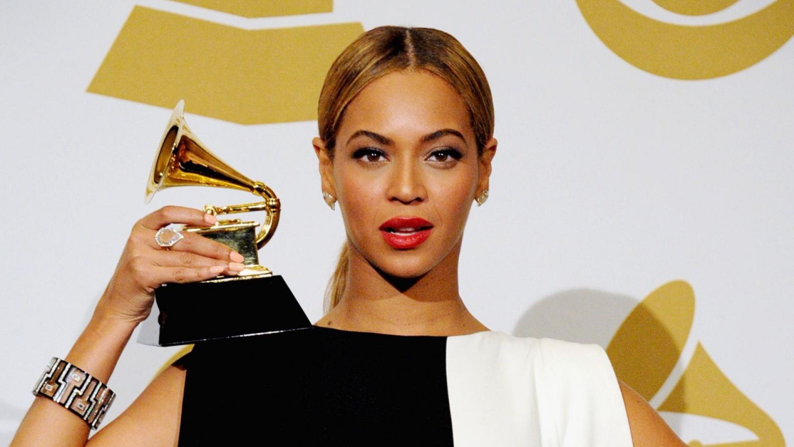 Beyoncé está a punto de convertirse en la mujer más premiada, pero tiene más récords a su alcance