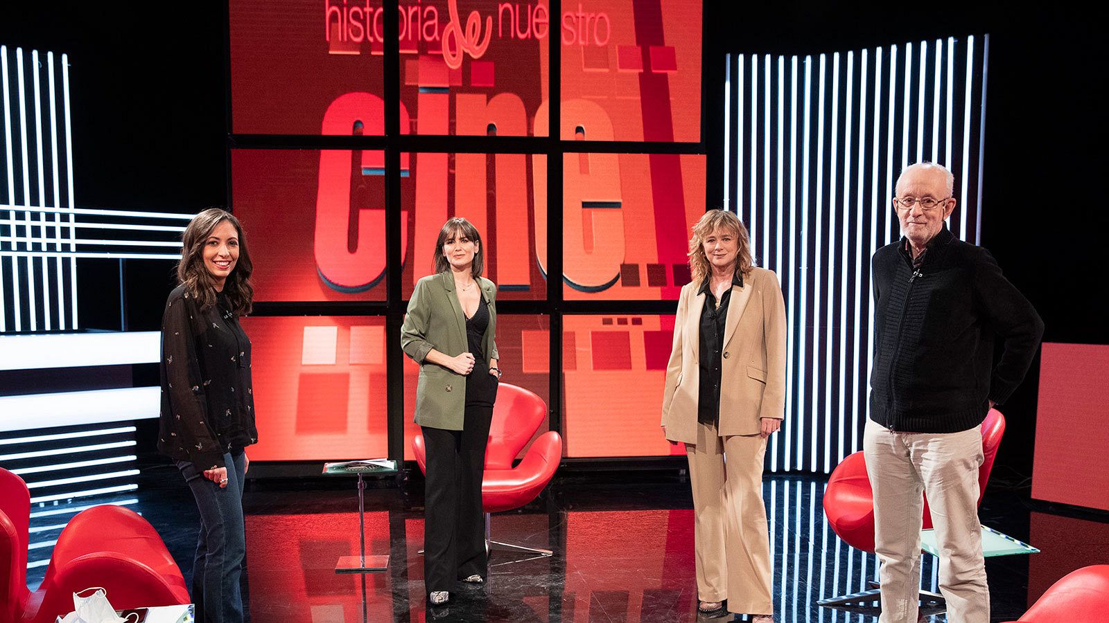 Emma Suárez, actriz protagonista de la primera película; Alba Carmona Lázaro, doctora en Filología y autora del libro `Las reestructuras fílmicas de la comedia nueva¿; y Carlos F. Heredero, crítico cinematográfico y director de la revista Caimán.