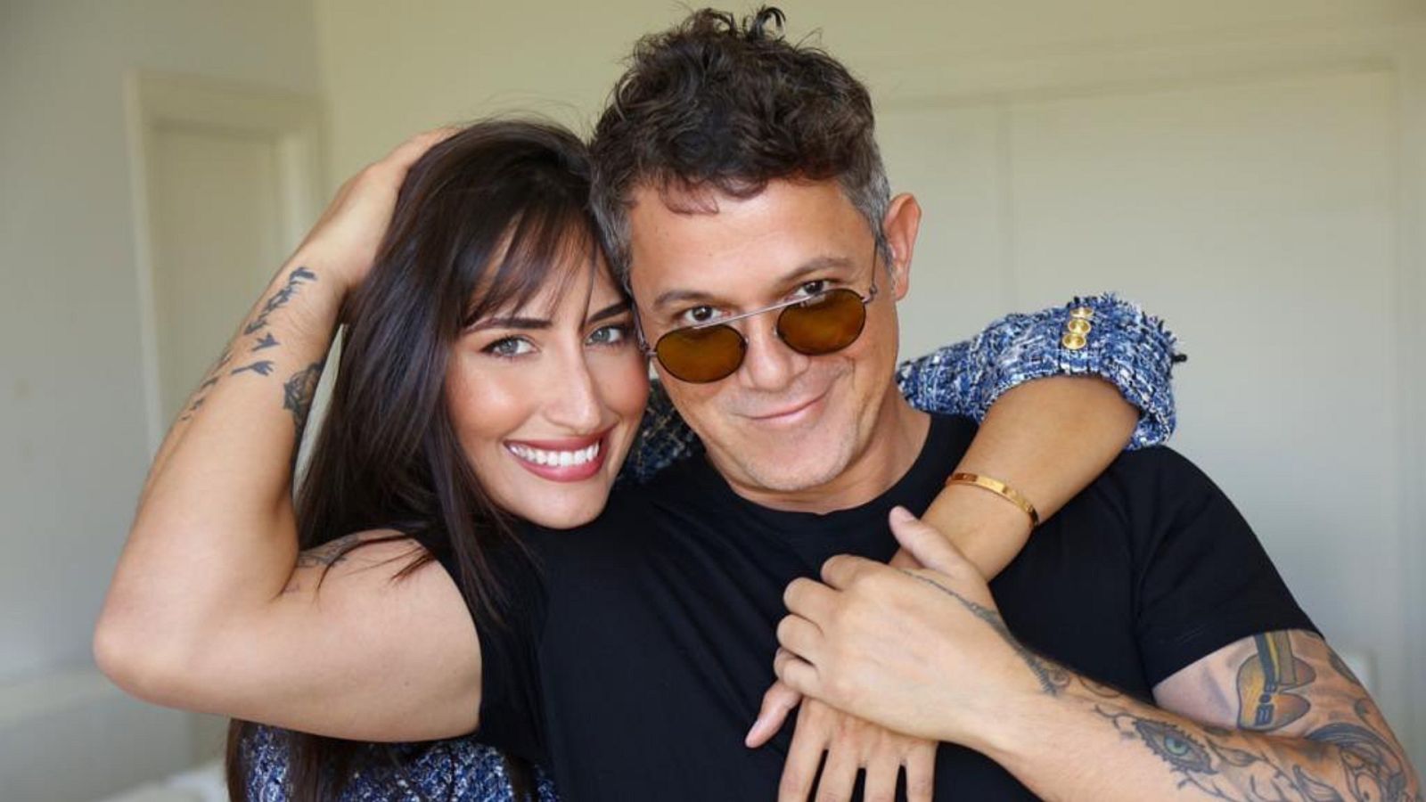 El cantante Alejandro Sanz y su novia Rachel Vadés