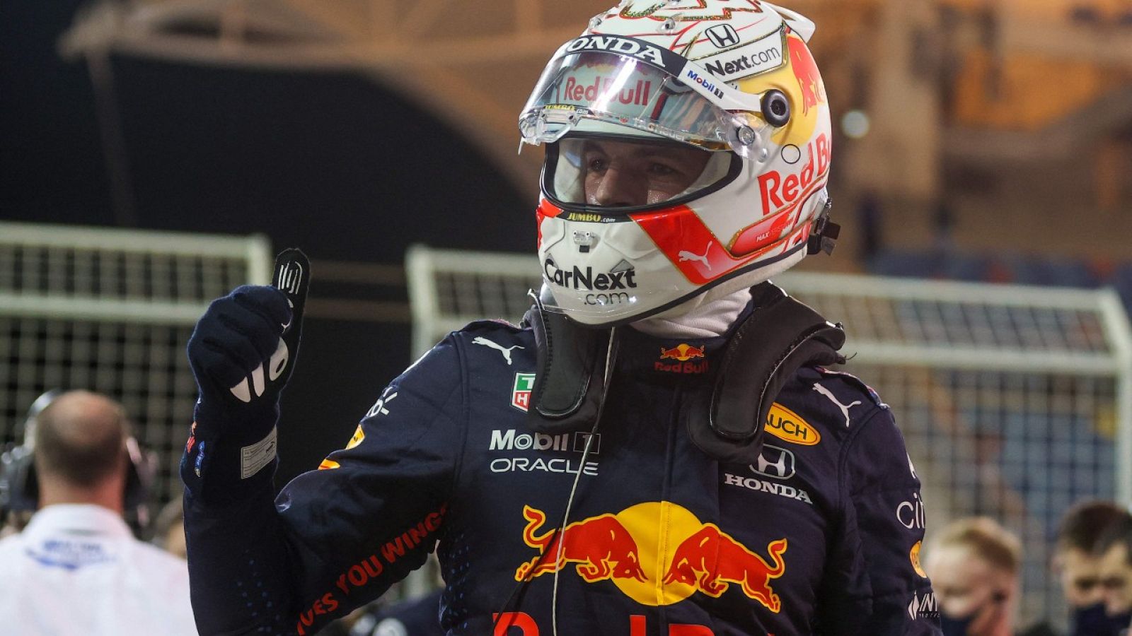 Max Verstappen logra la 'pole' en Baréin; Sainz octavo y Alonso noveno