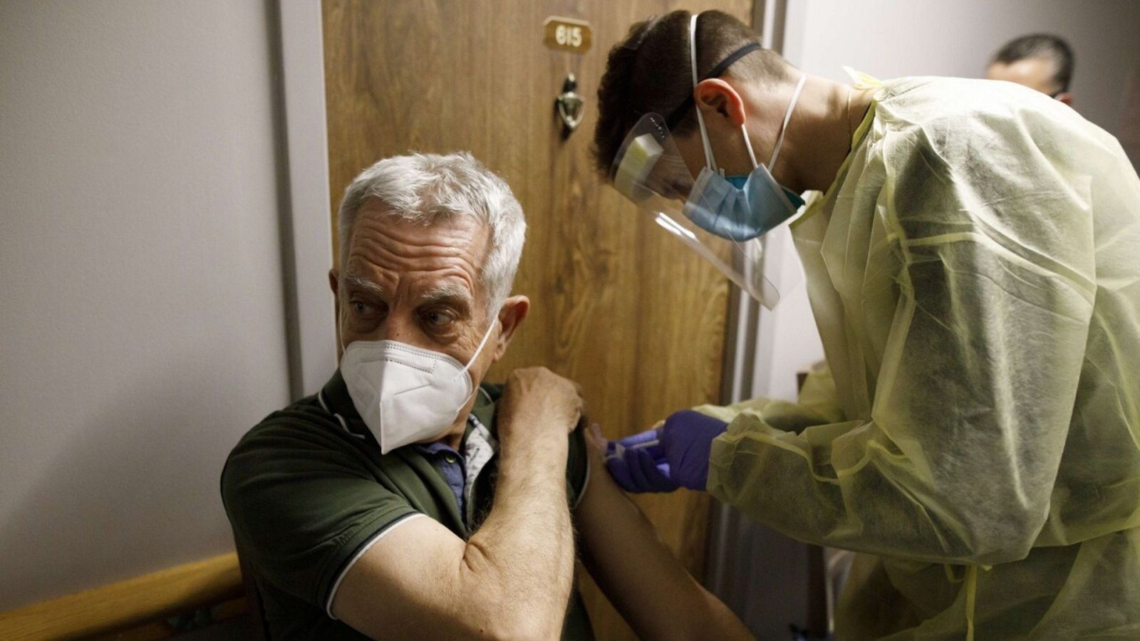 Vacunación contra la COVID-19 en Toronto, Canadá