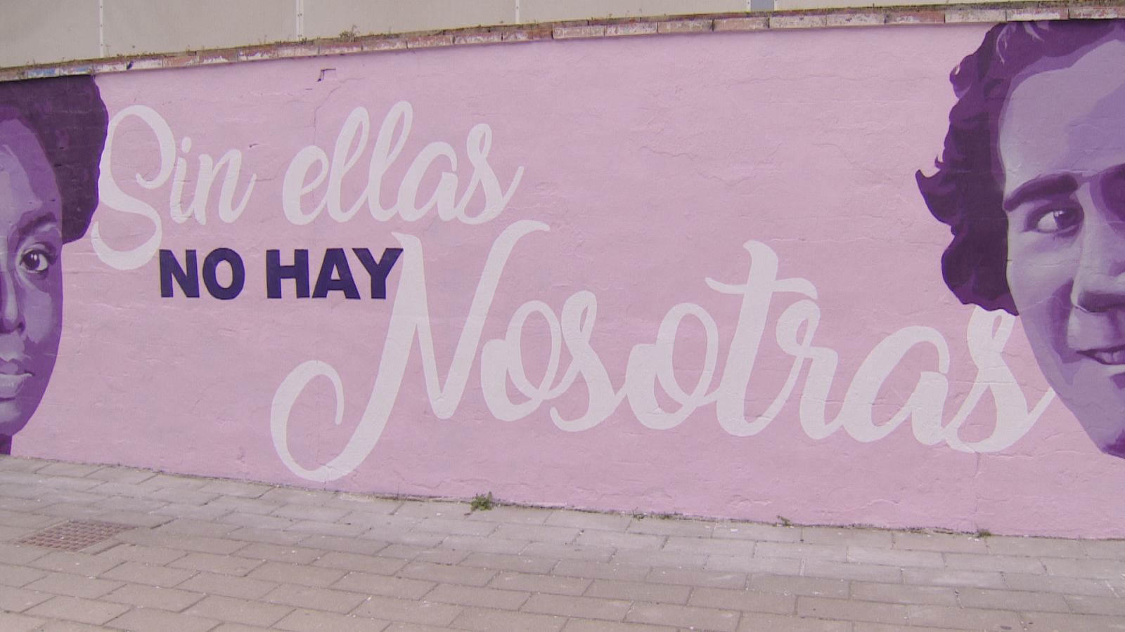 Mujeres pioneras en un mural feminista en Calahorra