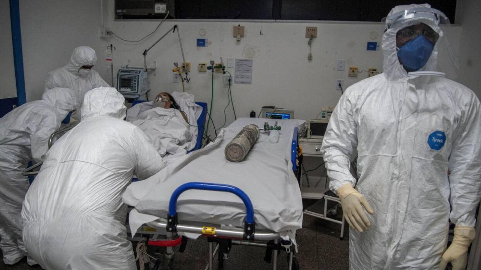 Brasil rompe su récord diario al registrar más de 4.000 muertes por COVID-19