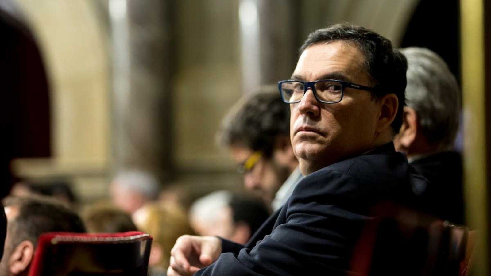 L'advocat Jaume Alonso-Cuevillas ha formalitzat aquest dimecres la seva renúncia a la Mesa del Parlament
