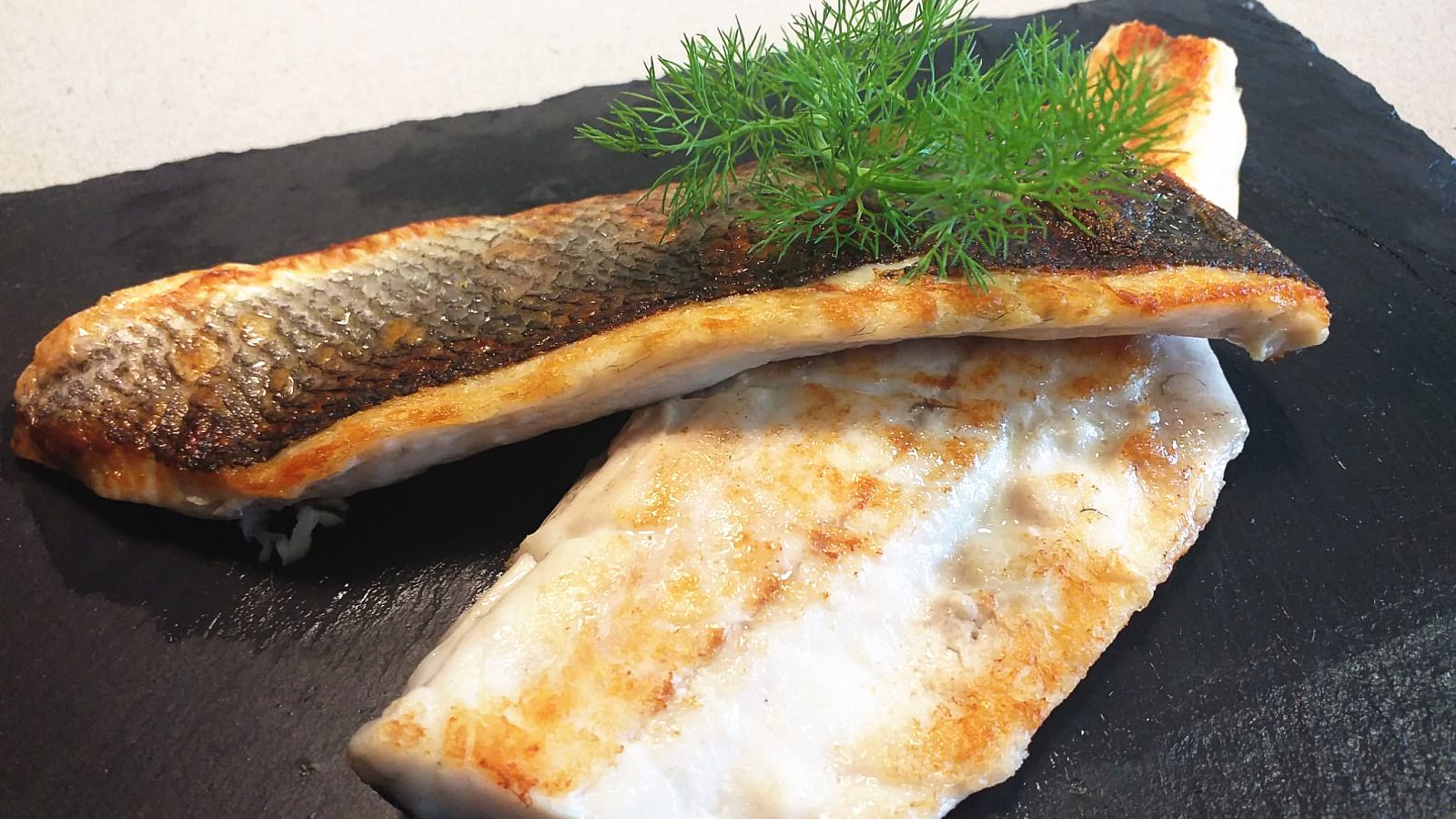 Cómo hacer pescado a la plancha sin que se pegue