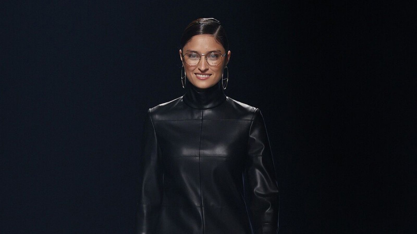 Yelimar vuelve a las pasarelas de mano de Angel Schlesser