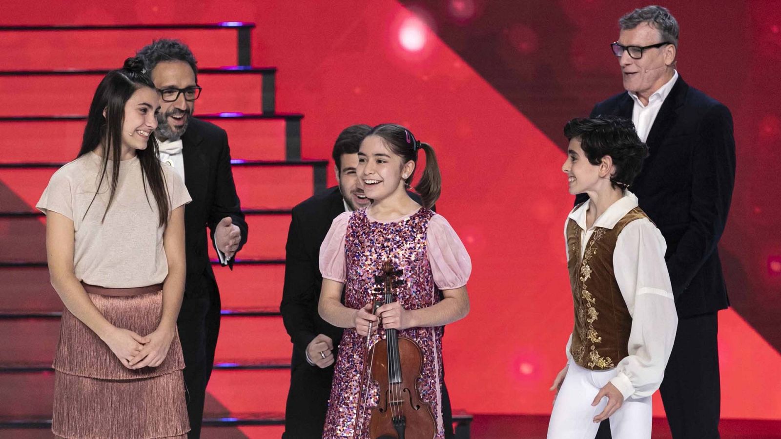 Sofía, en el centro, ganó el título de "Prodigio del año".