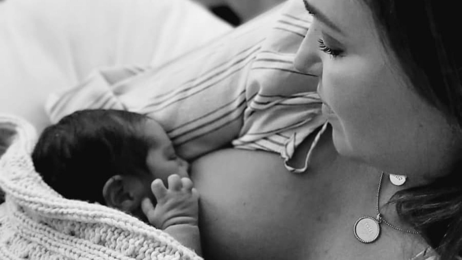 Paula Echevarría posa junto a su bebé, Miguel Jr