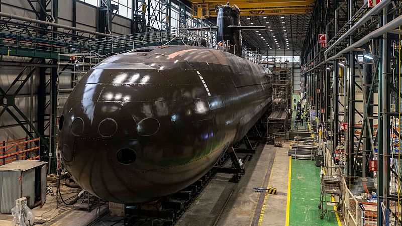 El submarino S-81 Isaac Peral, listo para su salida al mar