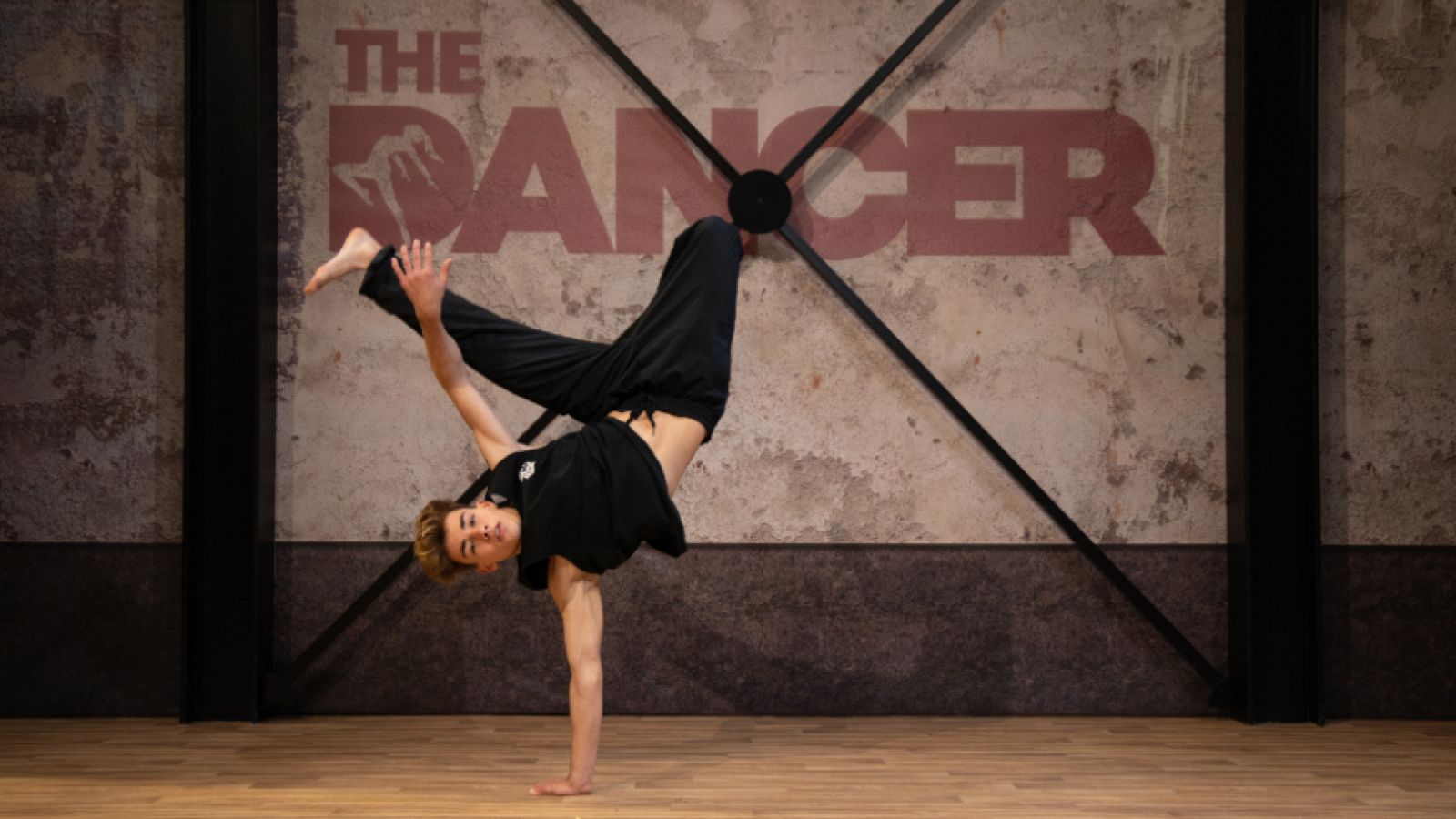 Disfruta en exclusiva de la actuación de Alextopdancer