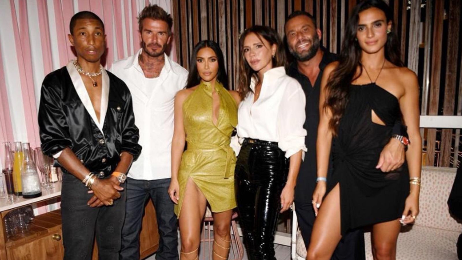 Pharrell Williams, David Beckham, Kim Kardashian, Victoria Beckham, David e Isabela Grutman en Miami