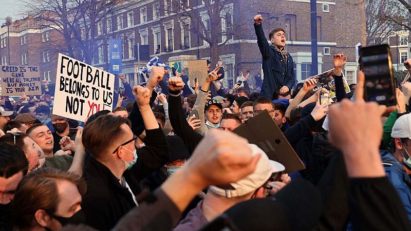 Los seis clubes ingleses abandonan la Superliga y la dejan pendiendo de un hilo