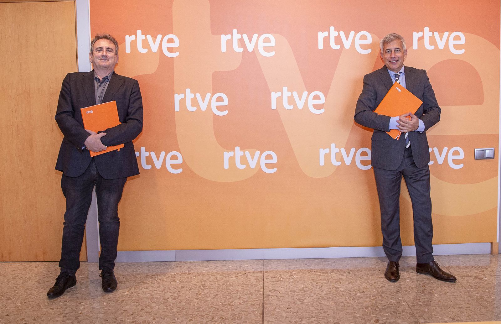 Juan José Solana, presidente de la Fundación SGAE, e Ignacio Elguero, director de RNE.