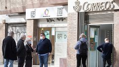 Las solicitudes para votar por correo en Madrid aumentan un 43% respecto a 2019 y superan las 235.000