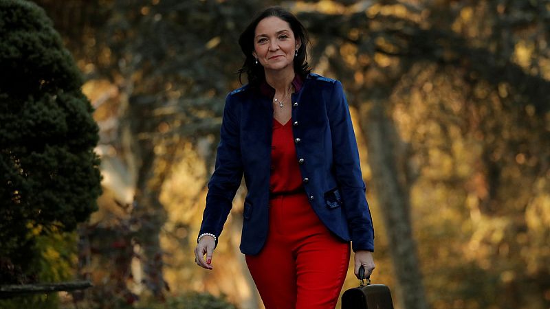 La ministra Reyes Maroto recibe una carta con una navaja ensangrentada