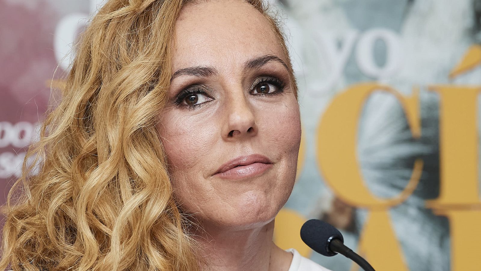 Rocío Carrasco: "Me comparó con las madres que paren y tiran a los hijos a los cubos de basura"