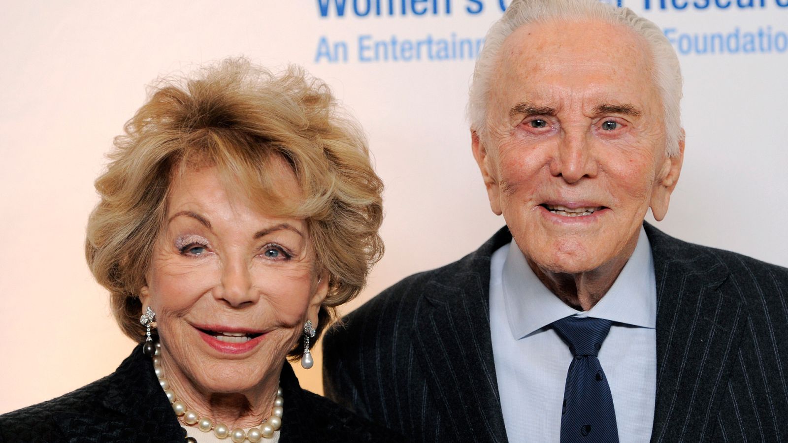 Muere Anne Douglas, la mujer de Kirk Douglas