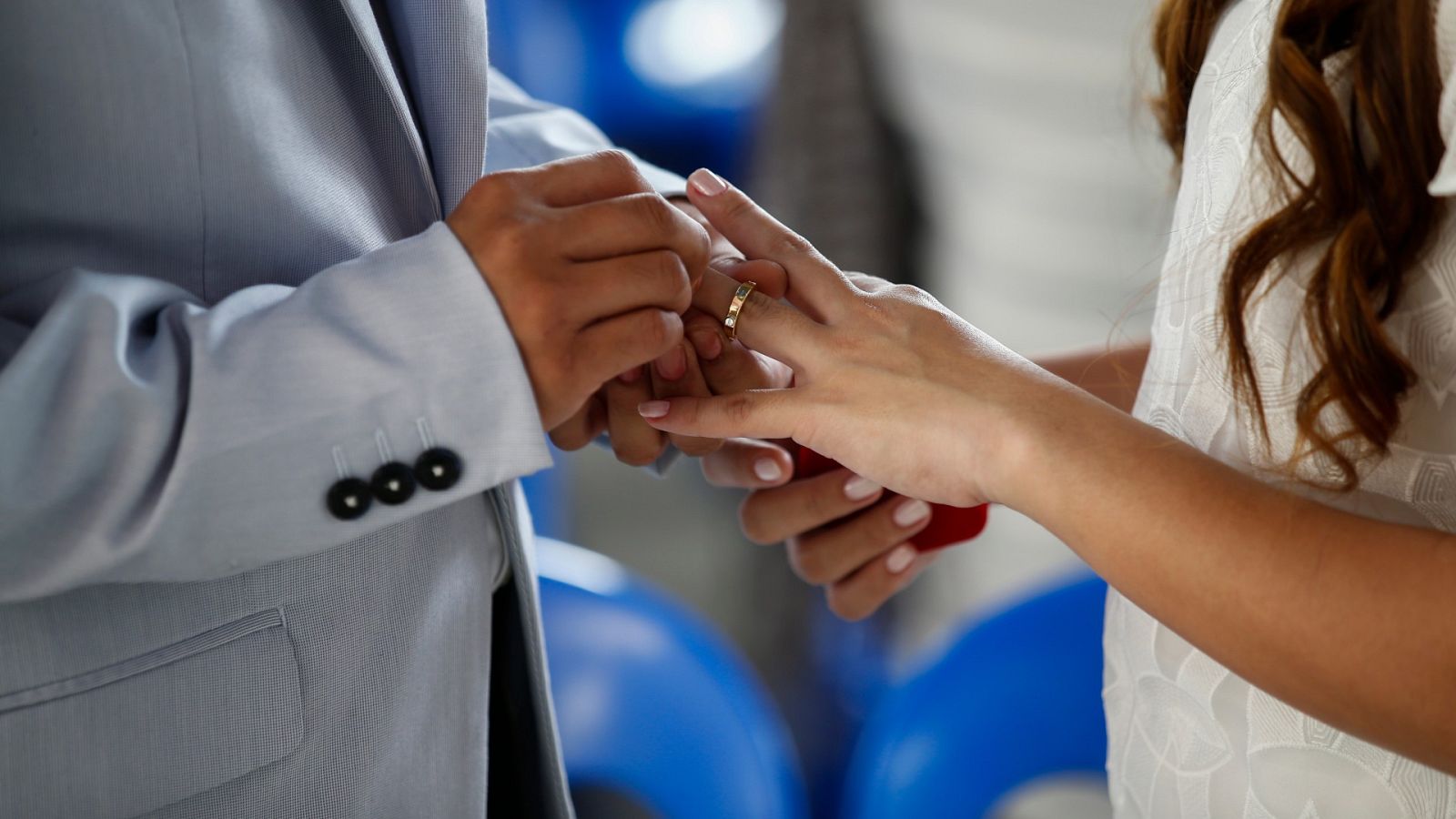 Una pareja de recién casados