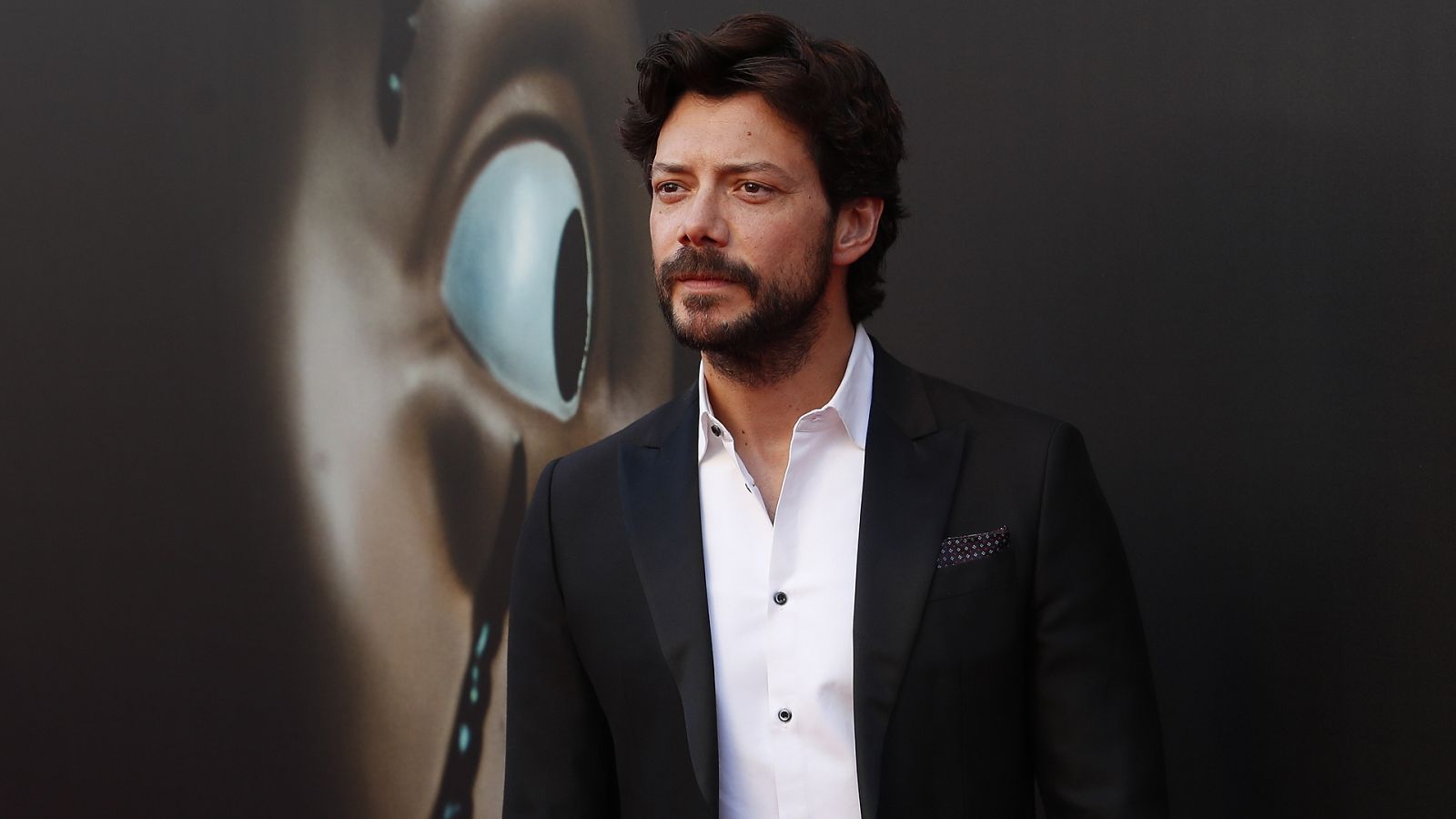 Álvaro Morte y su emotiva despedida tras el último día de rodaje de 'LCDP'