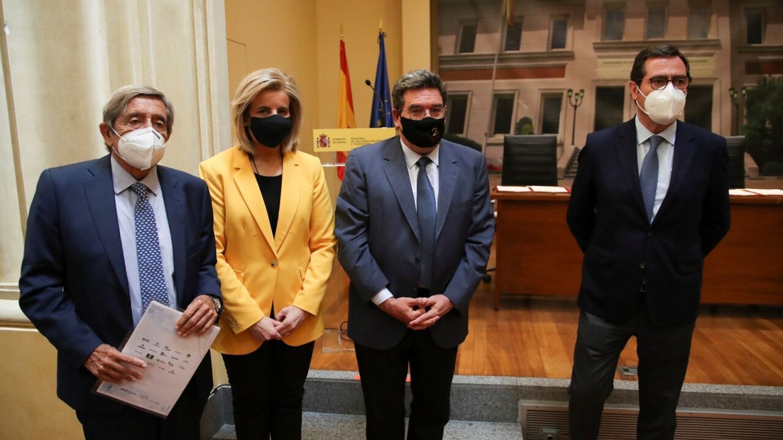 El Gobierno firma un acuerdo con las mutuas para que ayuden a acelerar el proceso de vacunación