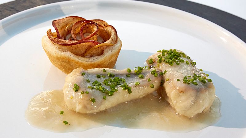 Receta de pix�n a la sidra con mini tarta de manzana