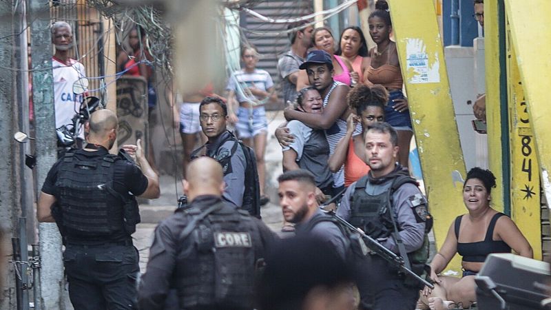 Al menos 25 muertos en una operación policial contra traficantes de drogas en una favela de Río de Janeiro 