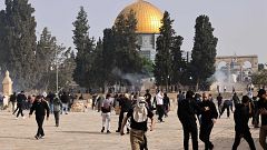 Más de 300 heridos en Jerusalén en una nueva jornada de enfrentamientos entre palestinos y policías israelíes