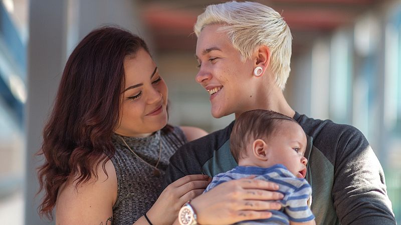 EE.UU. revierte la política de Trump y restaura el amparo sanitario a las personas transgénero