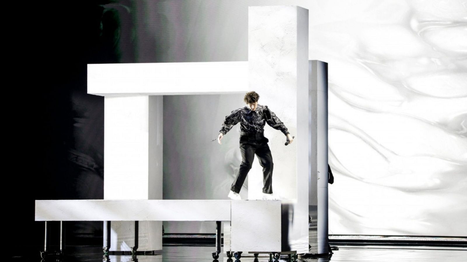 Gjon's Tears, con 'todo el mundo' a sus pies en la cuarta jornada de ensayos de Eurovisión 2021