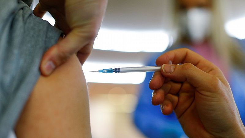 Biden insta a los padres a vacunar a sus hijos con Pfizer tras la recomendación científica
