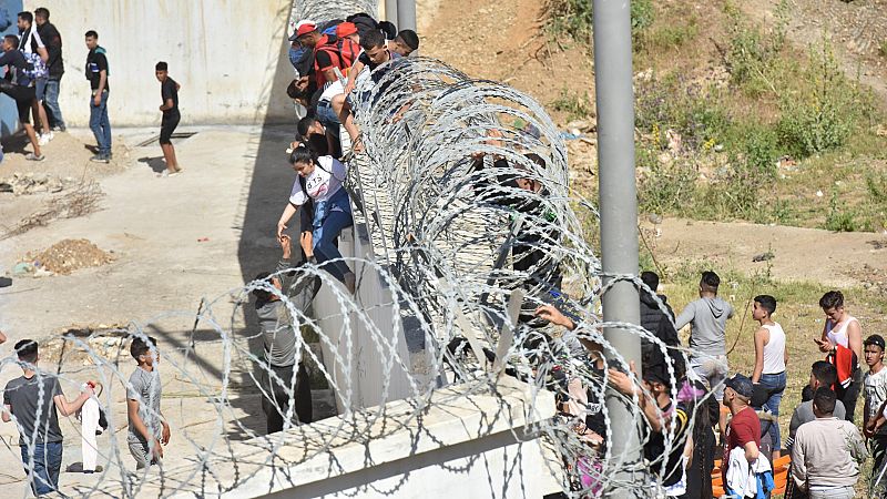 Marruecos llama a consultas a su embajadora en España y Calvo tacha de "agresión" la ola migratoria