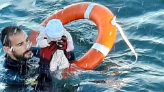 El guardia civil que rescató al bebé en Ceuta: "No sabía si estaba vivo o muerto"