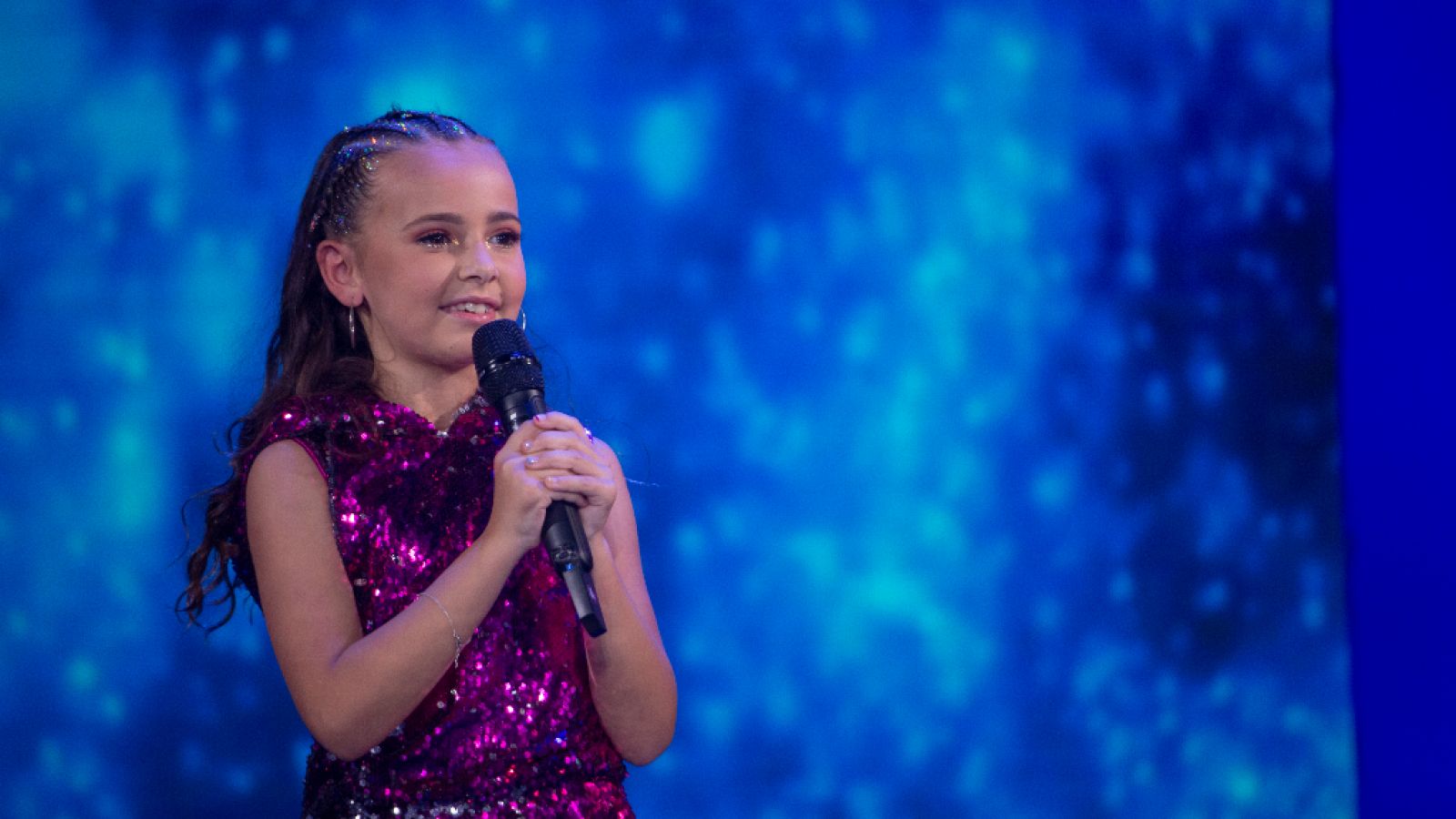 Actuación exclusiva de Aina en la primera Semifinal