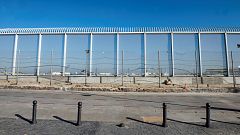 Cientos de migrantes tratan de entrar en Melilla y el Ejército se despliega para frenar la oleada