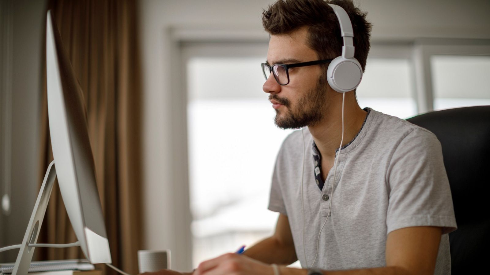 Las universidades apuestan por la inteligencia artificial en sus exámenes 'online'