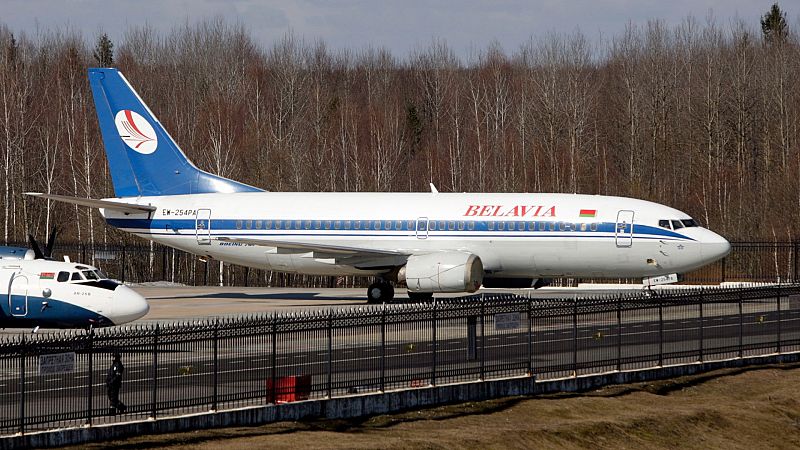 La UE aprueba sanciones contra Bielorrusia por la detención de un periodista y cierra el espacio aéreo a sus aerolíneas