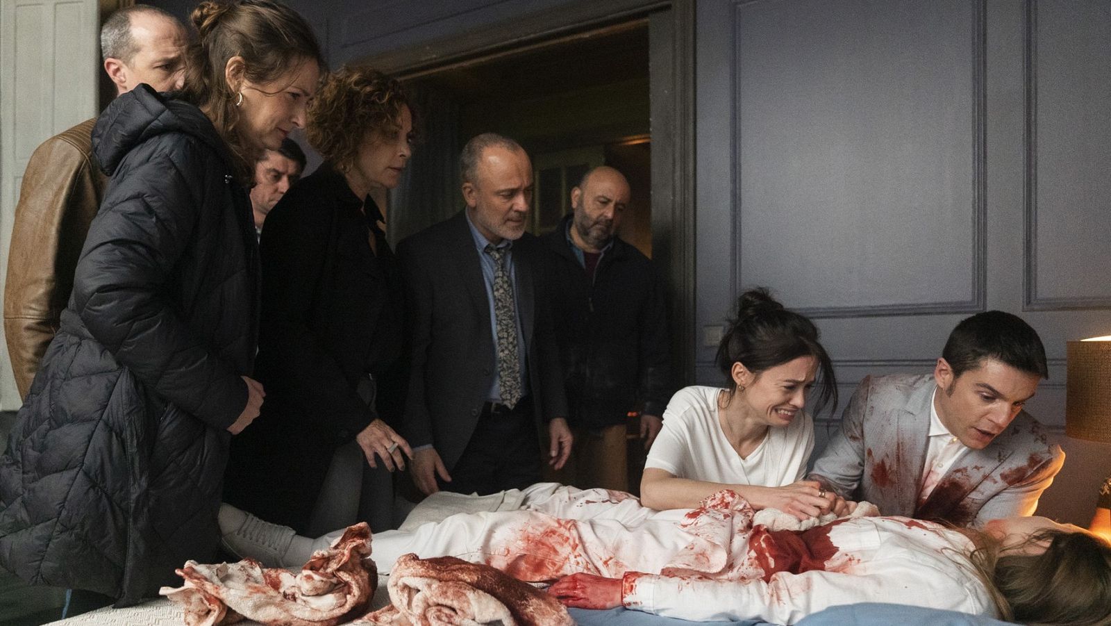 Estoy vivo - Carlota herida