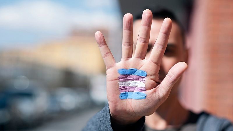 Canarias aprueba por unanimidad una 'ley trans' que reconoce la autodeterminación de la identidad de género
